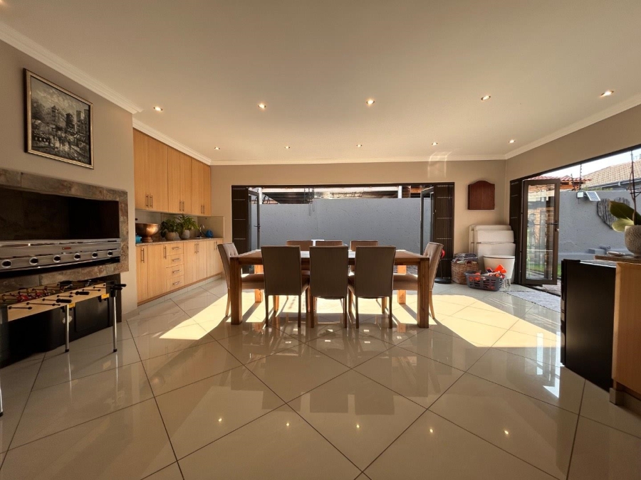 3 Bedroom Property for Sale in New Redruth Gauteng