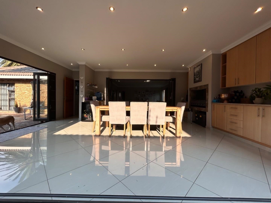 3 Bedroom Property for Sale in New Redruth Gauteng