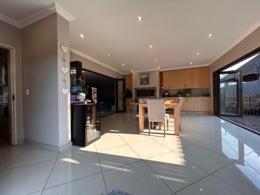 3 Bedroom Property for Sale in New Redruth Gauteng
