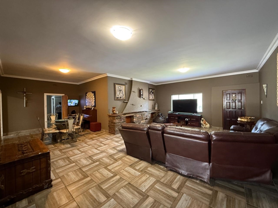 4 Bedroom Property for Sale in Florida Gauteng