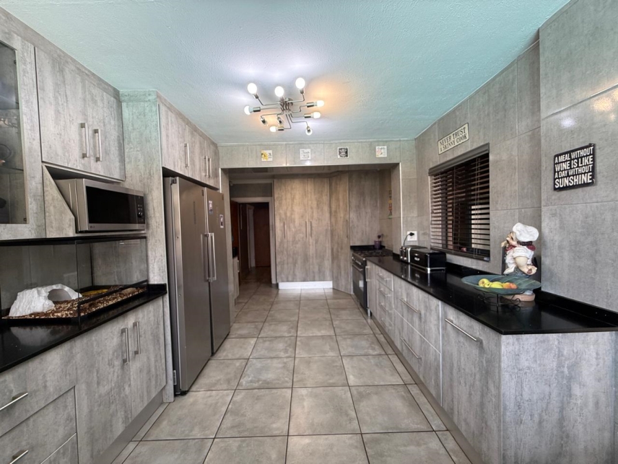 4 Bedroom Property for Sale in Florida Gauteng