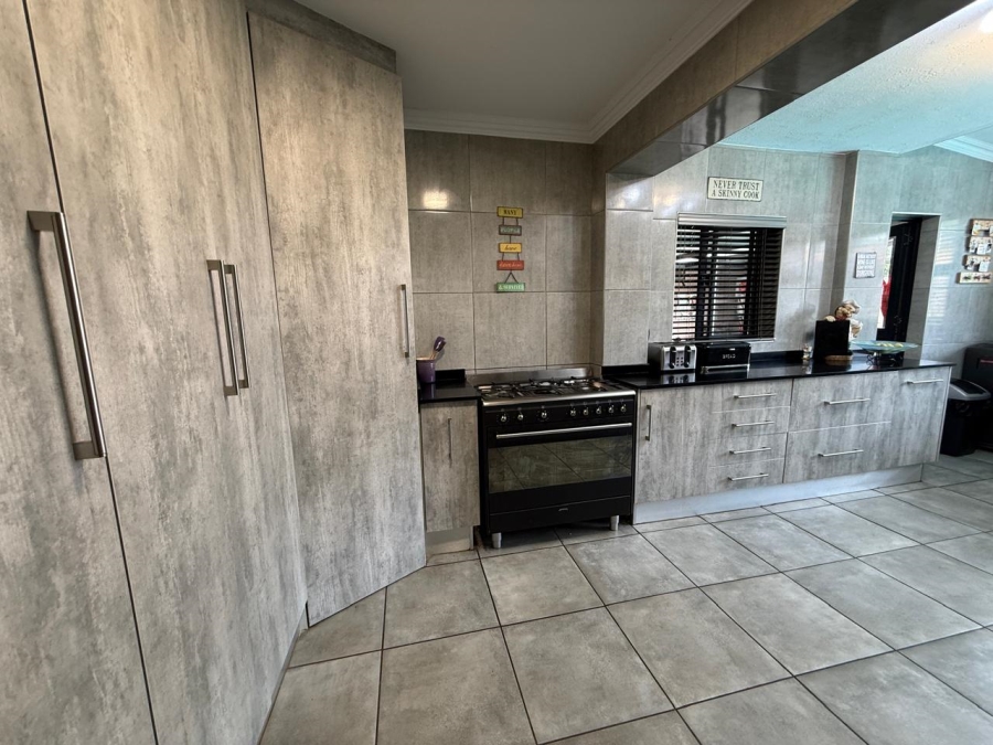 4 Bedroom Property for Sale in Florida Gauteng