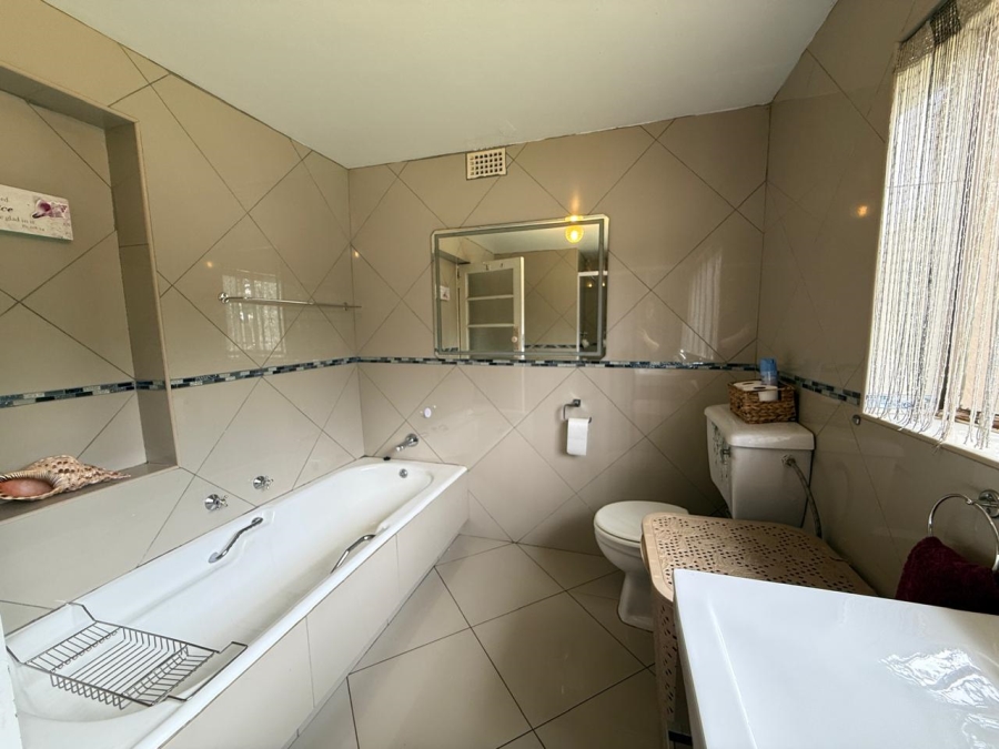 4 Bedroom Property for Sale in Florida Gauteng