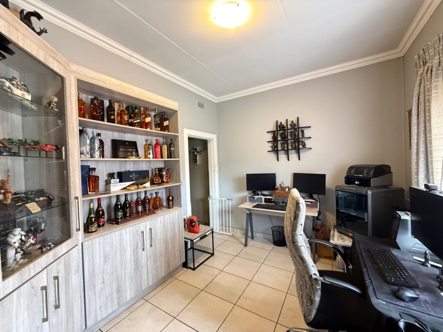 4 Bedroom Property for Sale in Florida Gauteng