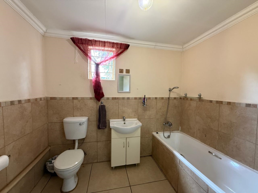 4 Bedroom Property for Sale in Florida Gauteng