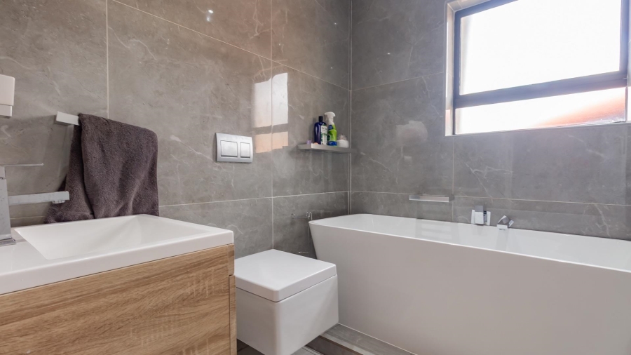 2 Bedroom Property for Sale in Fourways Gauteng