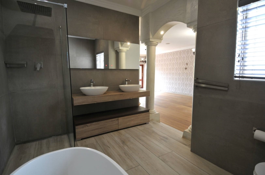 4 Bedroom Property for Sale in Boardwalk Manor Gauteng