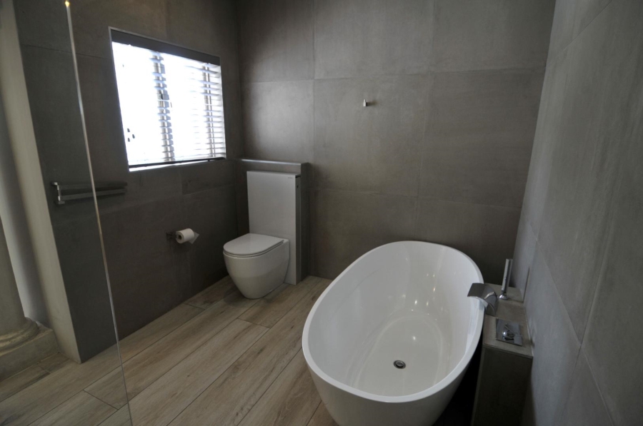 4 Bedroom Property for Sale in Boardwalk Manor Gauteng