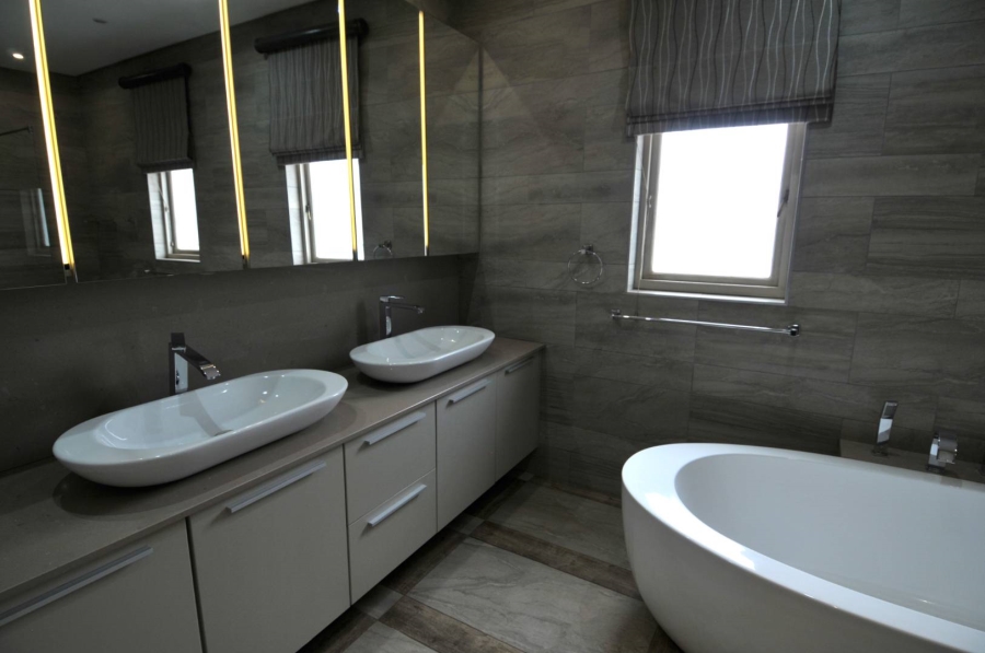 4 Bedroom Property for Sale in Boardwalk Manor Gauteng