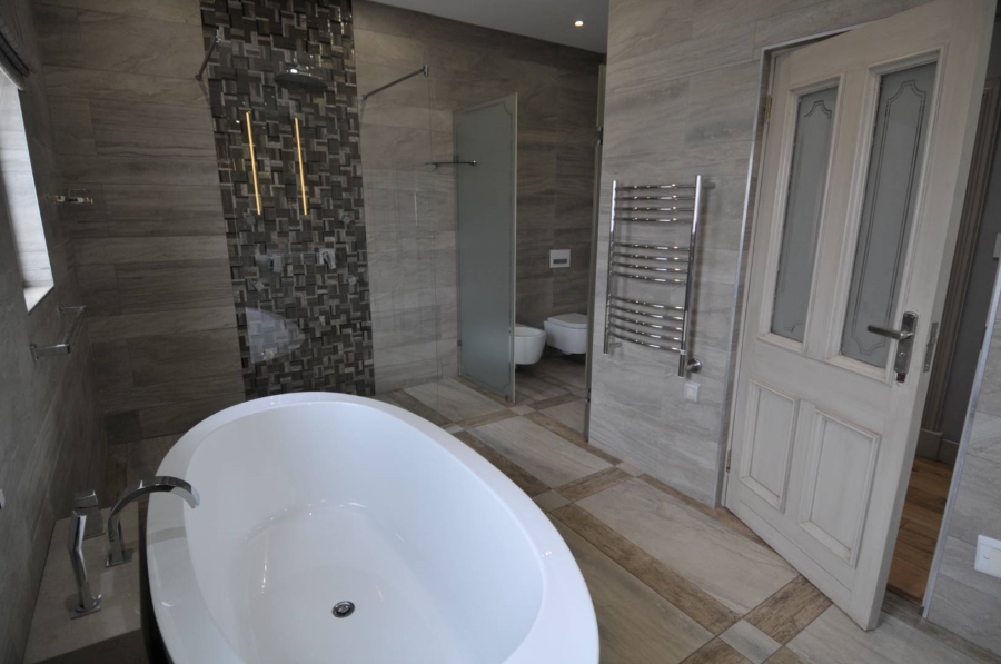 4 Bedroom Property for Sale in Boardwalk Manor Gauteng