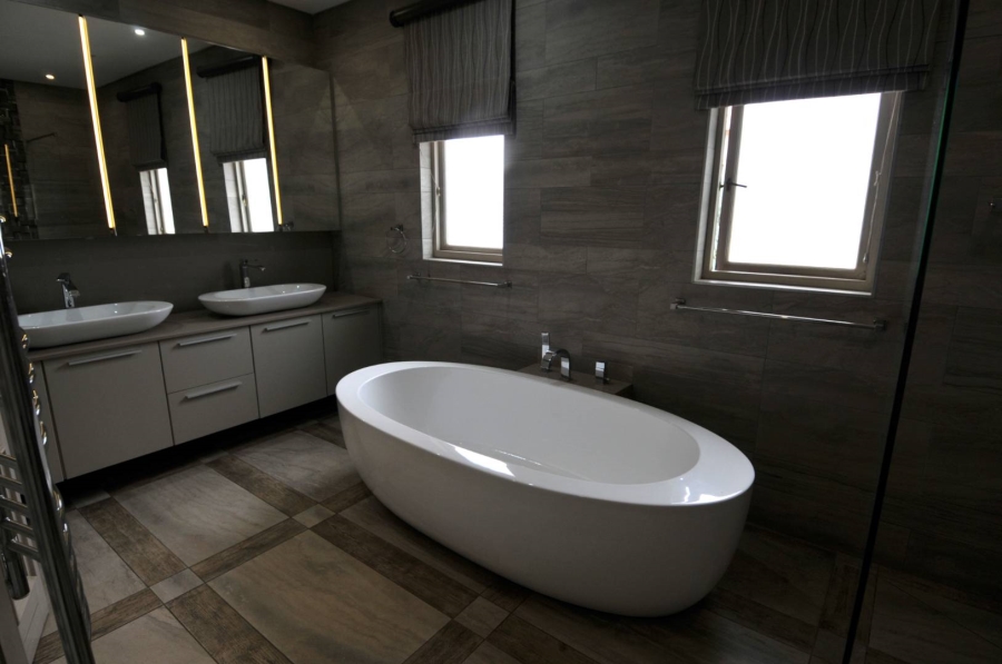 4 Bedroom Property for Sale in Boardwalk Manor Gauteng