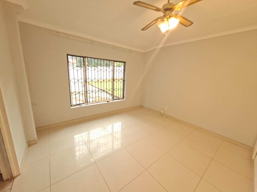 To Let 4 Bedroom Property for Rent in Weltevreden Park Gauteng