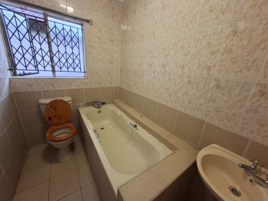 To Let 4 Bedroom Property for Rent in Weltevreden Park Gauteng
