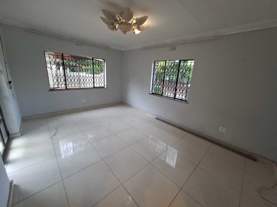 To Let 4 Bedroom Property for Rent in Weltevreden Park Gauteng