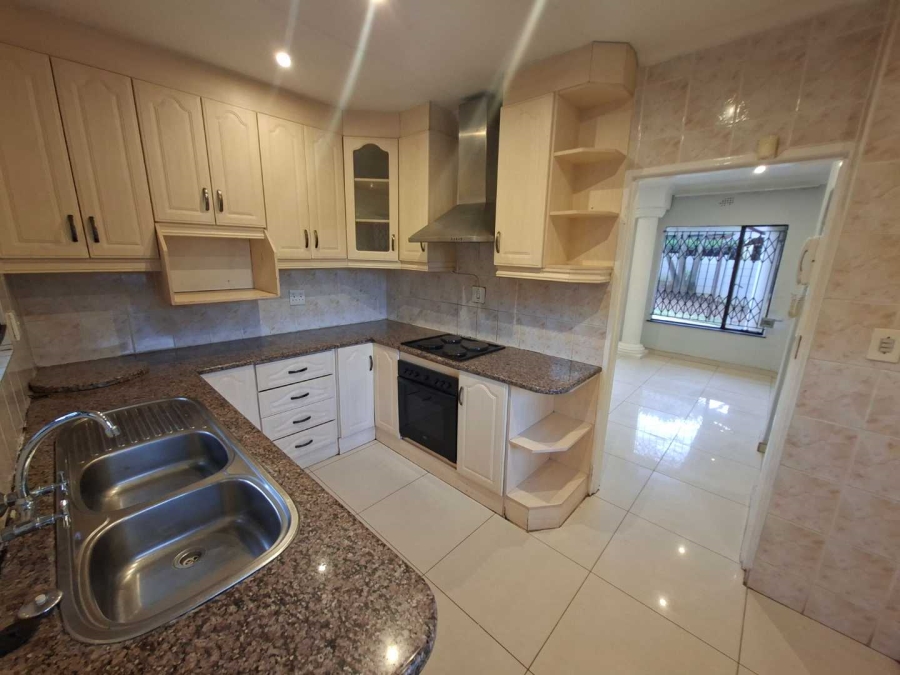To Let 4 Bedroom Property for Rent in Weltevreden Park Gauteng