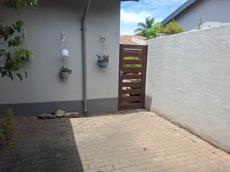 To Let 2 Bedroom Property for Rent in Sandown Gauteng