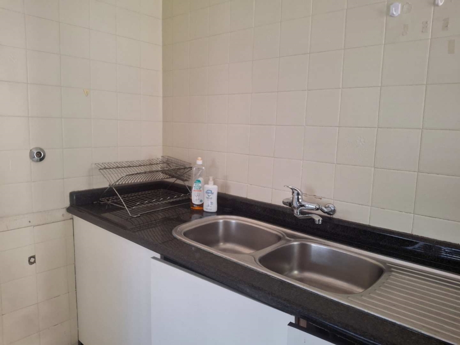 To Let 2 Bedroom Property for Rent in Sandown Gauteng