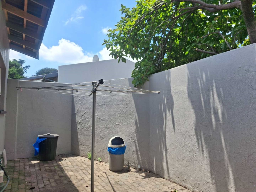 To Let 2 Bedroom Property for Rent in Sandown Gauteng