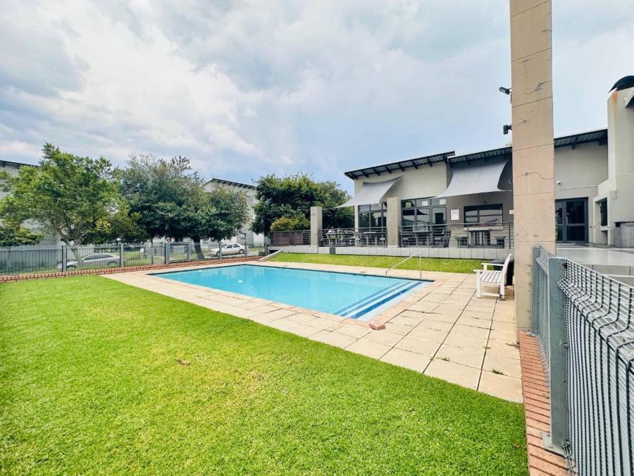 To Let 2 Bedroom Property for Rent in Fourways Gauteng