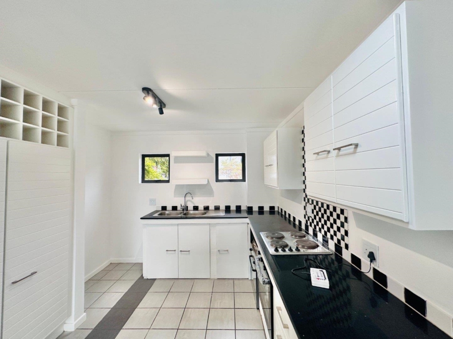 To Let 2 Bedroom Property for Rent in Fourways Gauteng