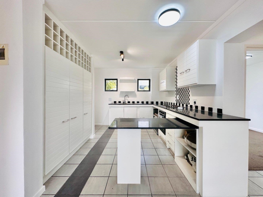 To Let 2 Bedroom Property for Rent in Fourways Gauteng