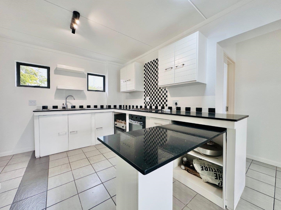 To Let 2 Bedroom Property for Rent in Fourways Gauteng