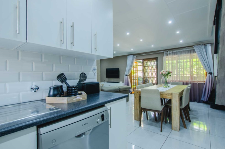 2 Bedroom Property for Sale in Weltevreden A H Gauteng