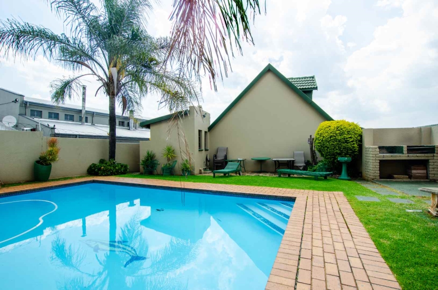 2 Bedroom Property for Sale in Weltevreden A H Gauteng