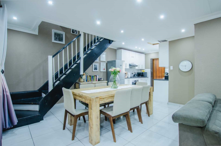 2 Bedroom Property for Sale in Weltevreden A H Gauteng