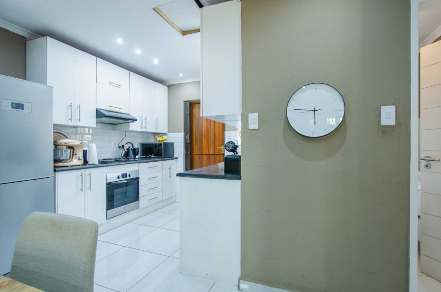 2 Bedroom Property for Sale in Weltevreden A H Gauteng