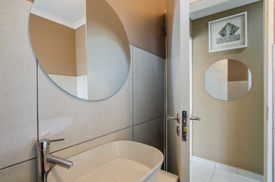 2 Bedroom Property for Sale in Weltevreden A H Gauteng