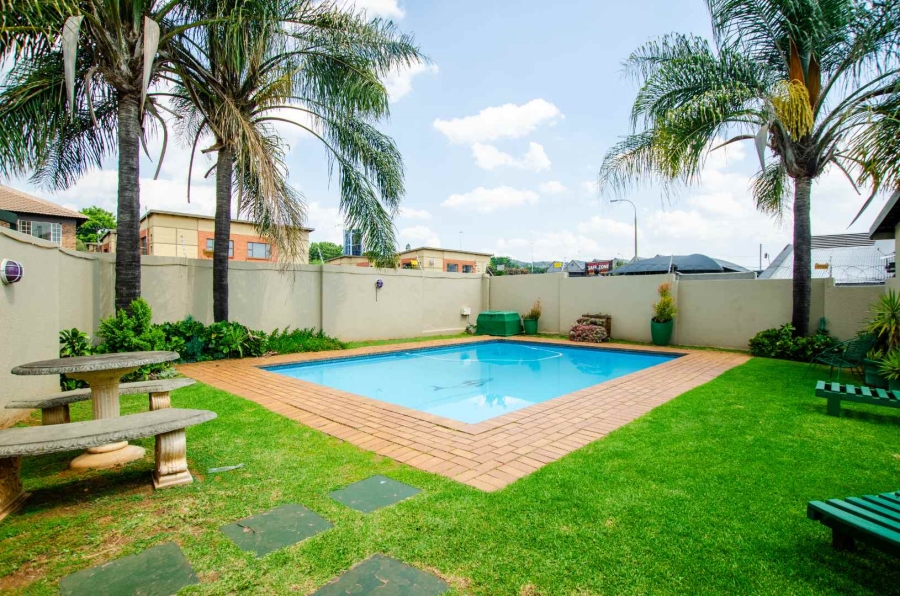 2 Bedroom Property for Sale in Weltevreden A H Gauteng