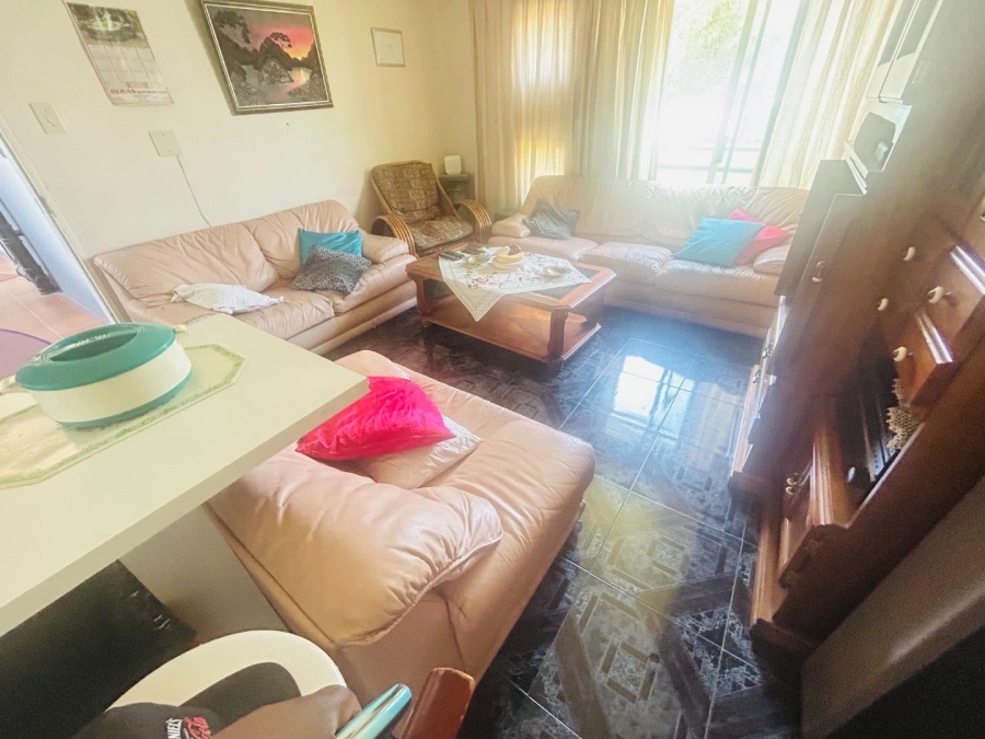 2 Bedroom Property for Sale in Verwoerdpark Gauteng