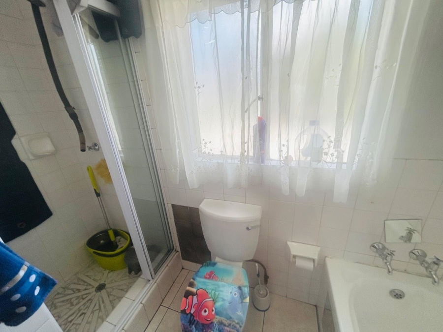 2 Bedroom Property for Sale in Verwoerdpark Gauteng