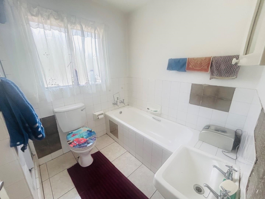 2 Bedroom Property for Sale in Verwoerdpark Gauteng