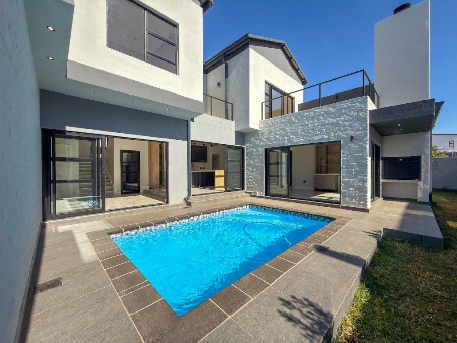 4 Bedroom Property for Sale in Fountainbrook Estate Gauteng