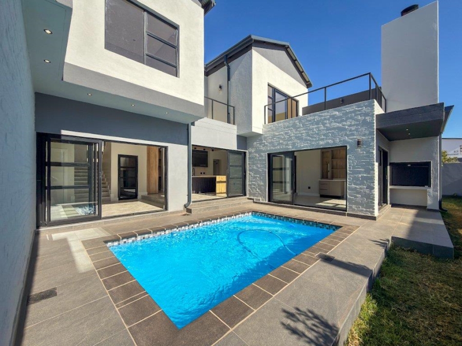 4 Bedroom Property for Sale in Fountainbrook Estate Gauteng