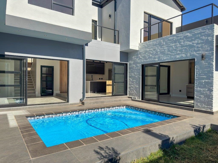 4 Bedroom Property for Sale in Fountainbrook Estate Gauteng