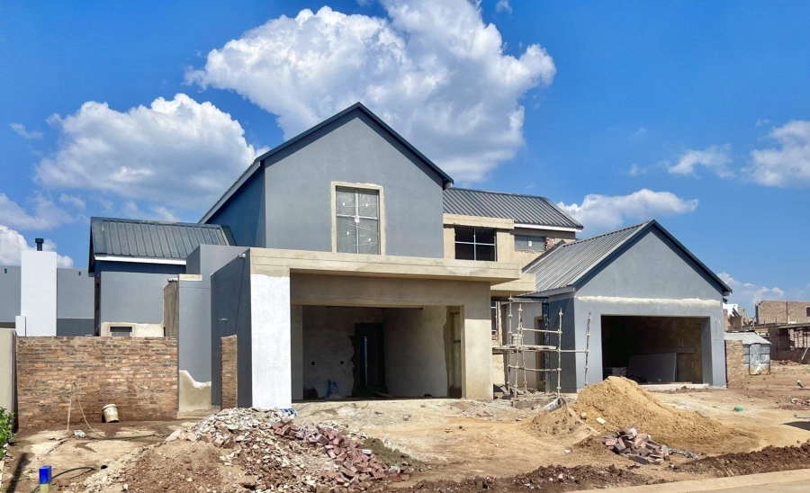 5 Bedroom Property for Sale in Midstream Estate Gauteng