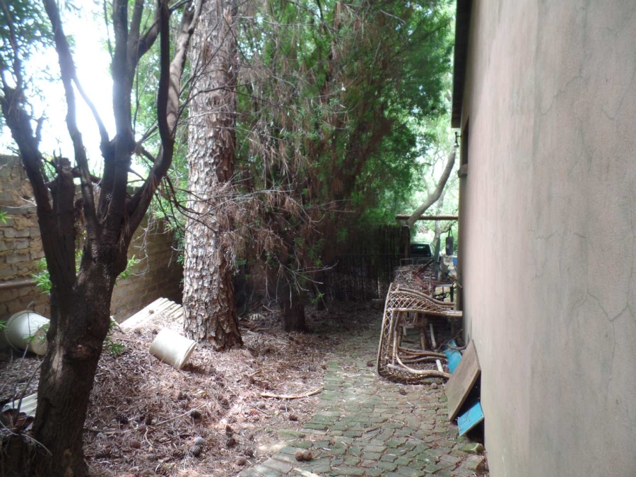 7 Bedroom Property for Sale in Waterkloof Ridge Gauteng