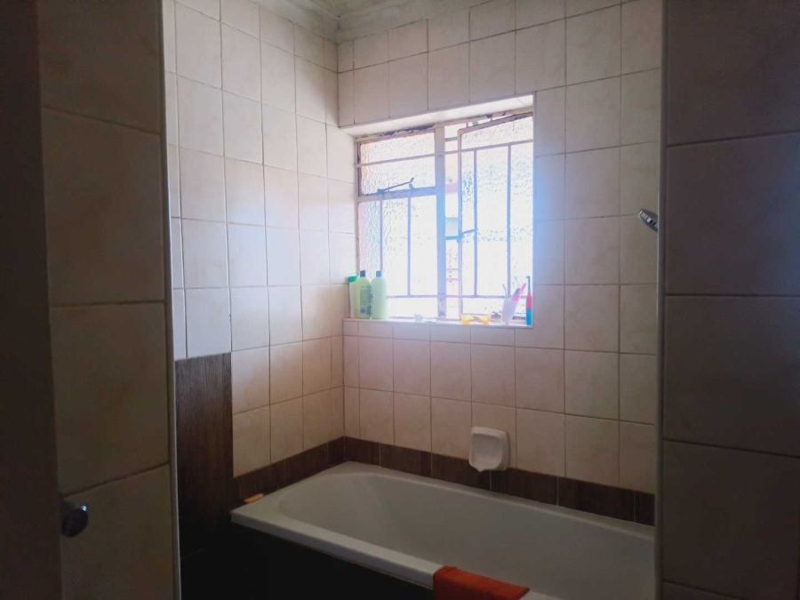 4 Bedroom Property for Sale in Westdene Gauteng