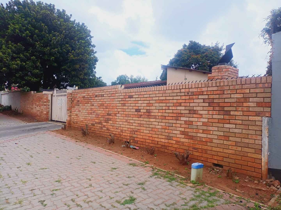 4 Bedroom Property for Sale in Westdene Gauteng