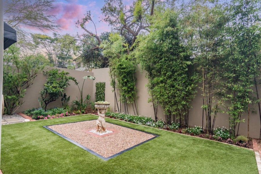 5 Bedroom Property for Sale in Featherbrooke Estate Gauteng