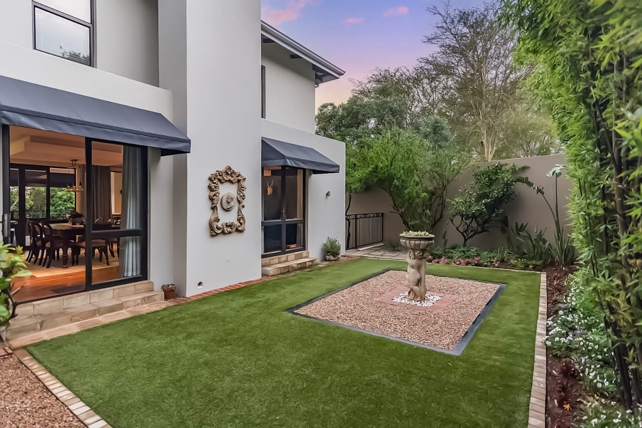 5 Bedroom Property for Sale in Featherbrooke Estate Gauteng