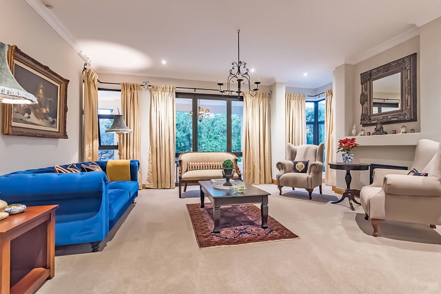 5 Bedroom Property for Sale in Featherbrooke Estate Gauteng