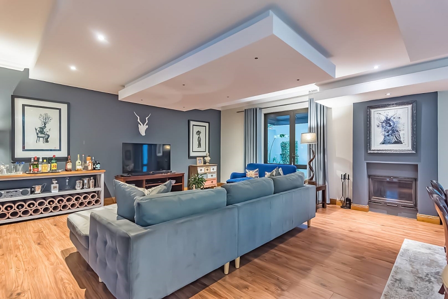 5 Bedroom Property for Sale in Featherbrooke Estate Gauteng