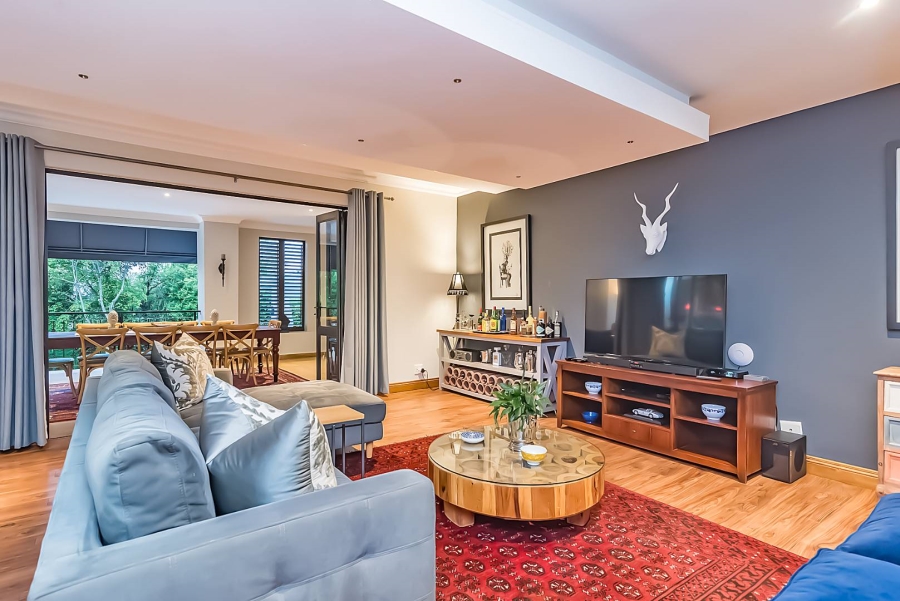 5 Bedroom Property for Sale in Featherbrooke Estate Gauteng