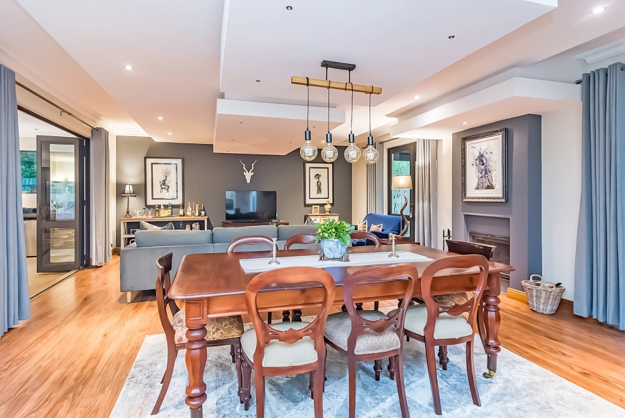 5 Bedroom Property for Sale in Featherbrooke Estate Gauteng