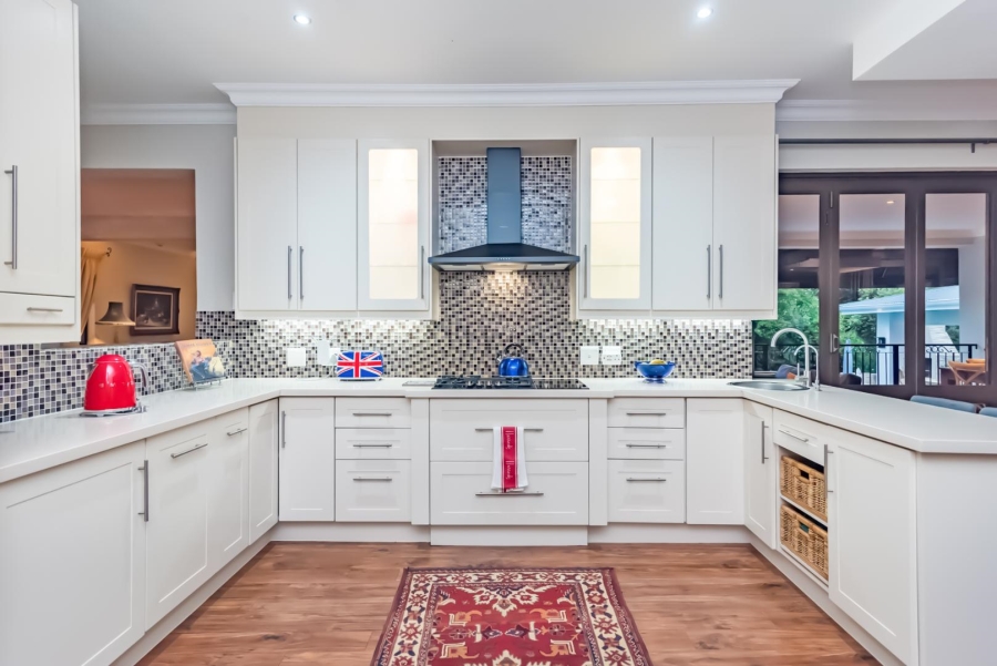 5 Bedroom Property for Sale in Featherbrooke Estate Gauteng