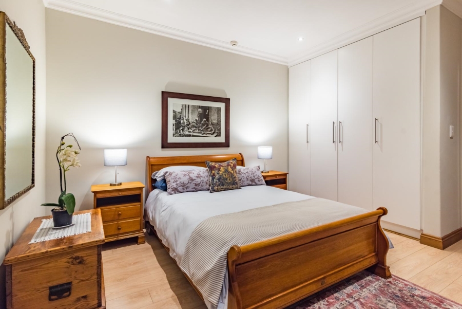 5 Bedroom Property for Sale in Featherbrooke Estate Gauteng